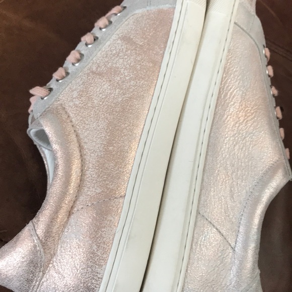 J/Slide Metallic Rose Sneaker Like New NEW - Picture 6 of 8